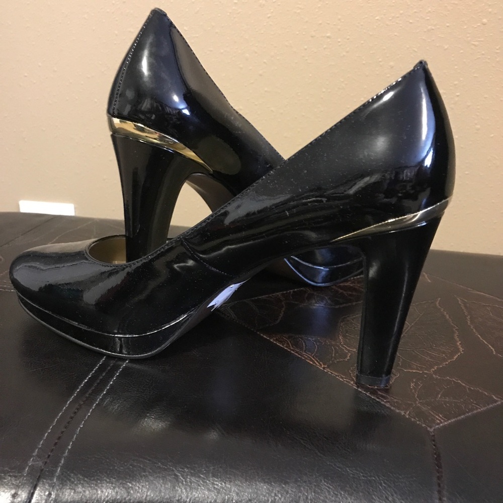 Tahari patent leather 👠